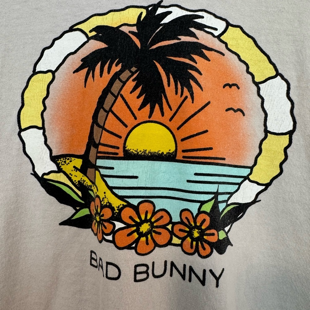 Official Bad bunny 2022 tour long sleeve t shirt size large un verano sin ti - Picture 5 of 7